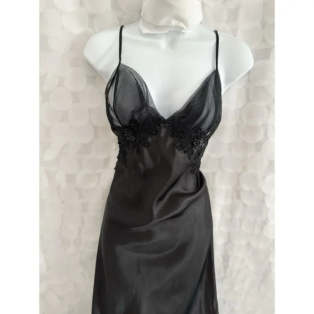 Elegant Black Lace Trim Nightgown - Picture 2 of 10